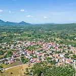 Xatzis Nyaraló